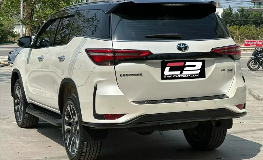 2022 TOYOTA FORTUNER 2.4 LEGENDER 4WD BLACK TOP