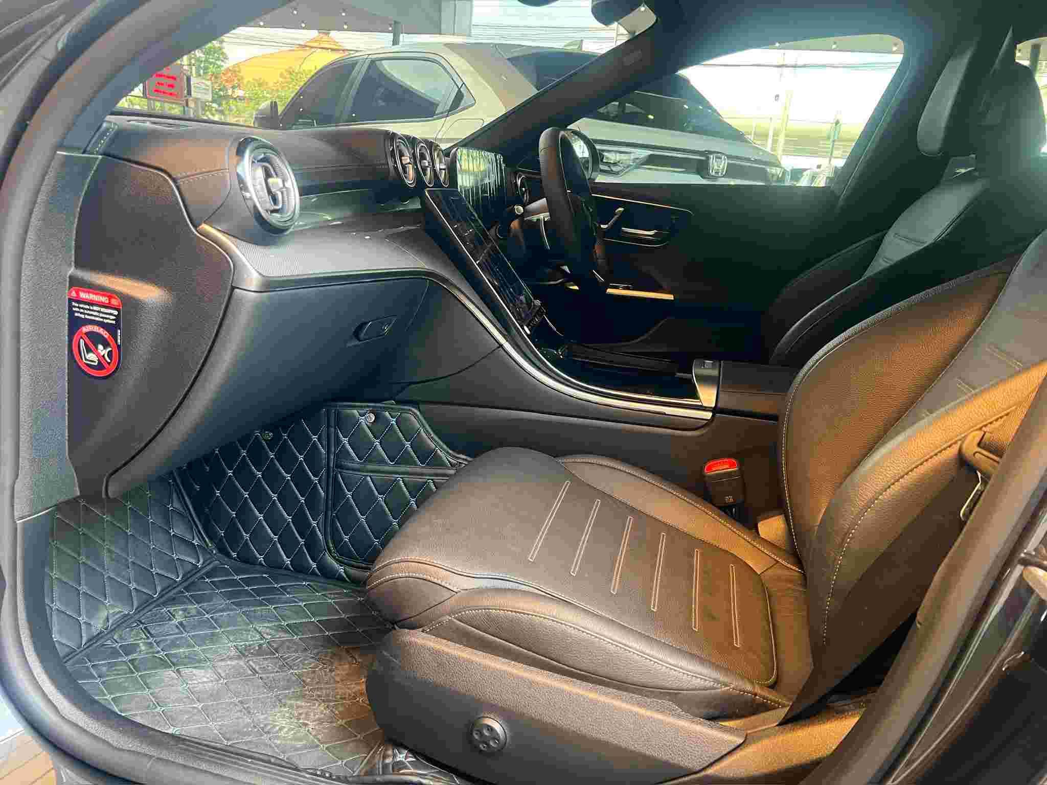 2023 Mercedes Benz C350e AMG Dynamic (W206)