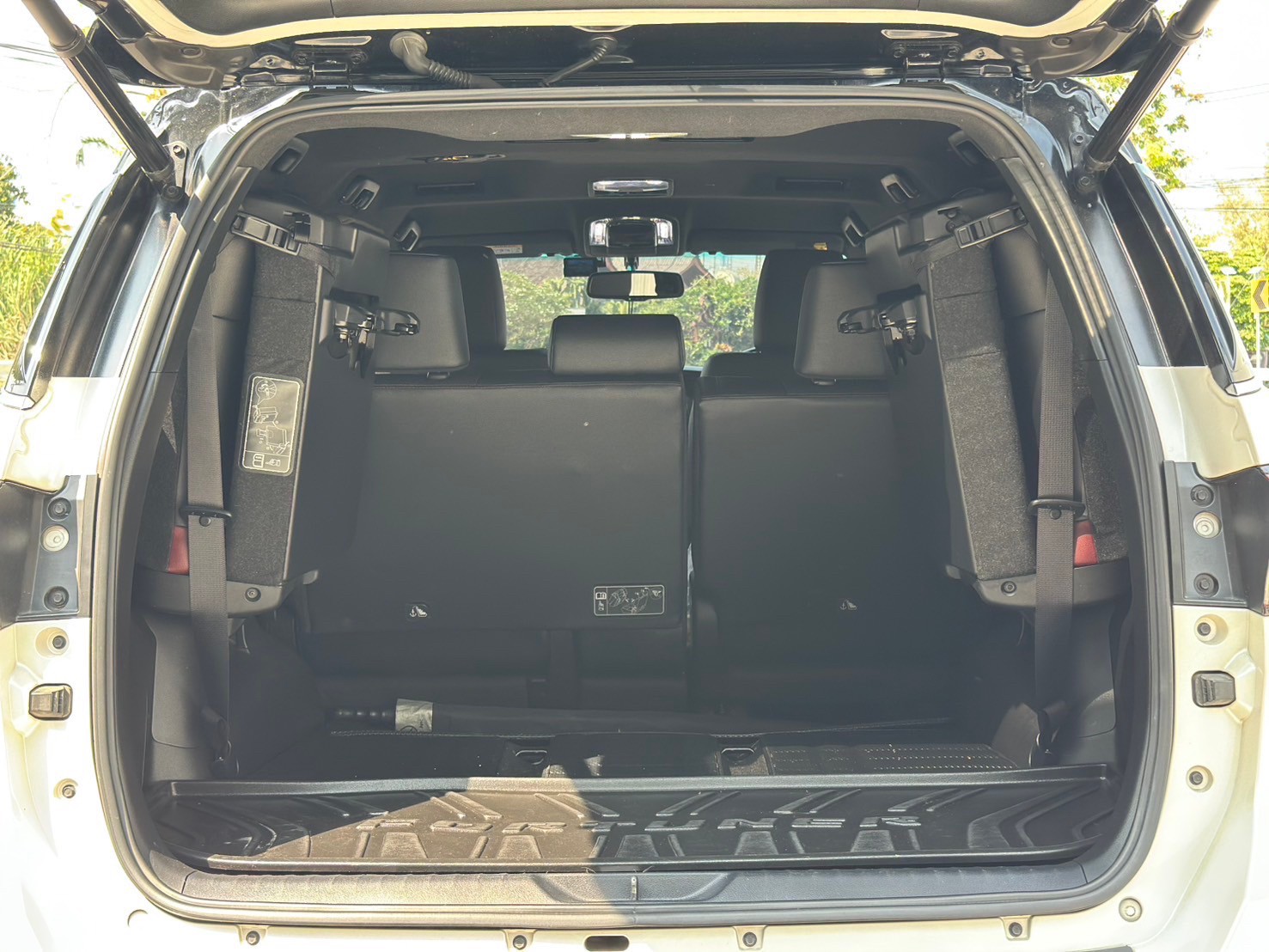 2022 TOYOTA FORTUNER 2.4 LEGENDER 4WD BLACK TOP