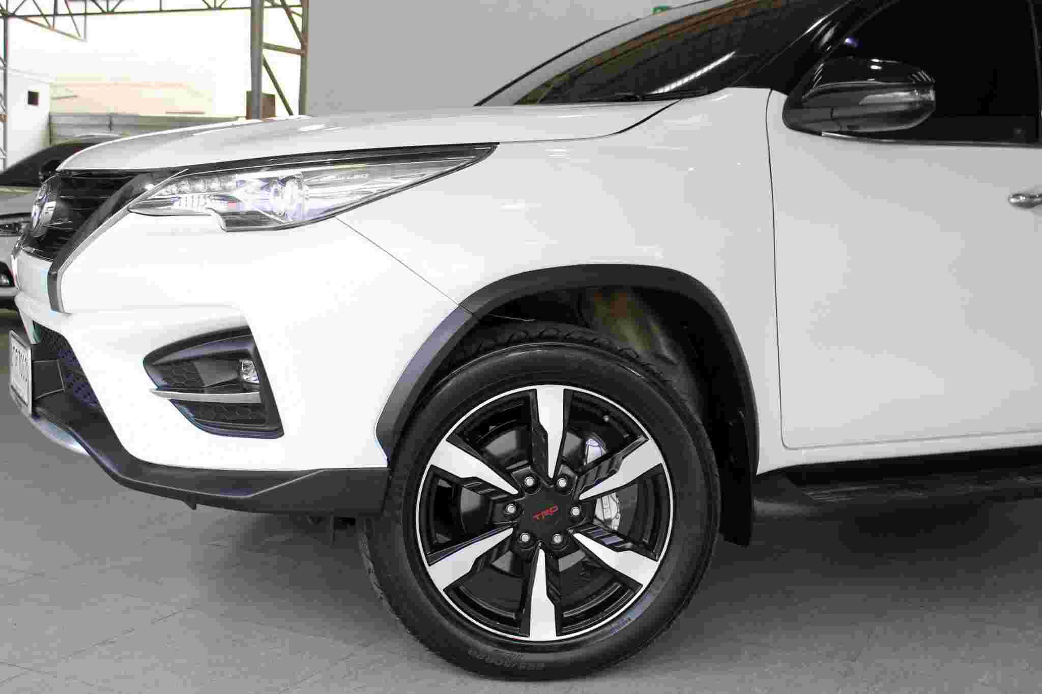 2019 TOYOTA FORTUNER 2WD 2.8 TRD SPORTIVO AT