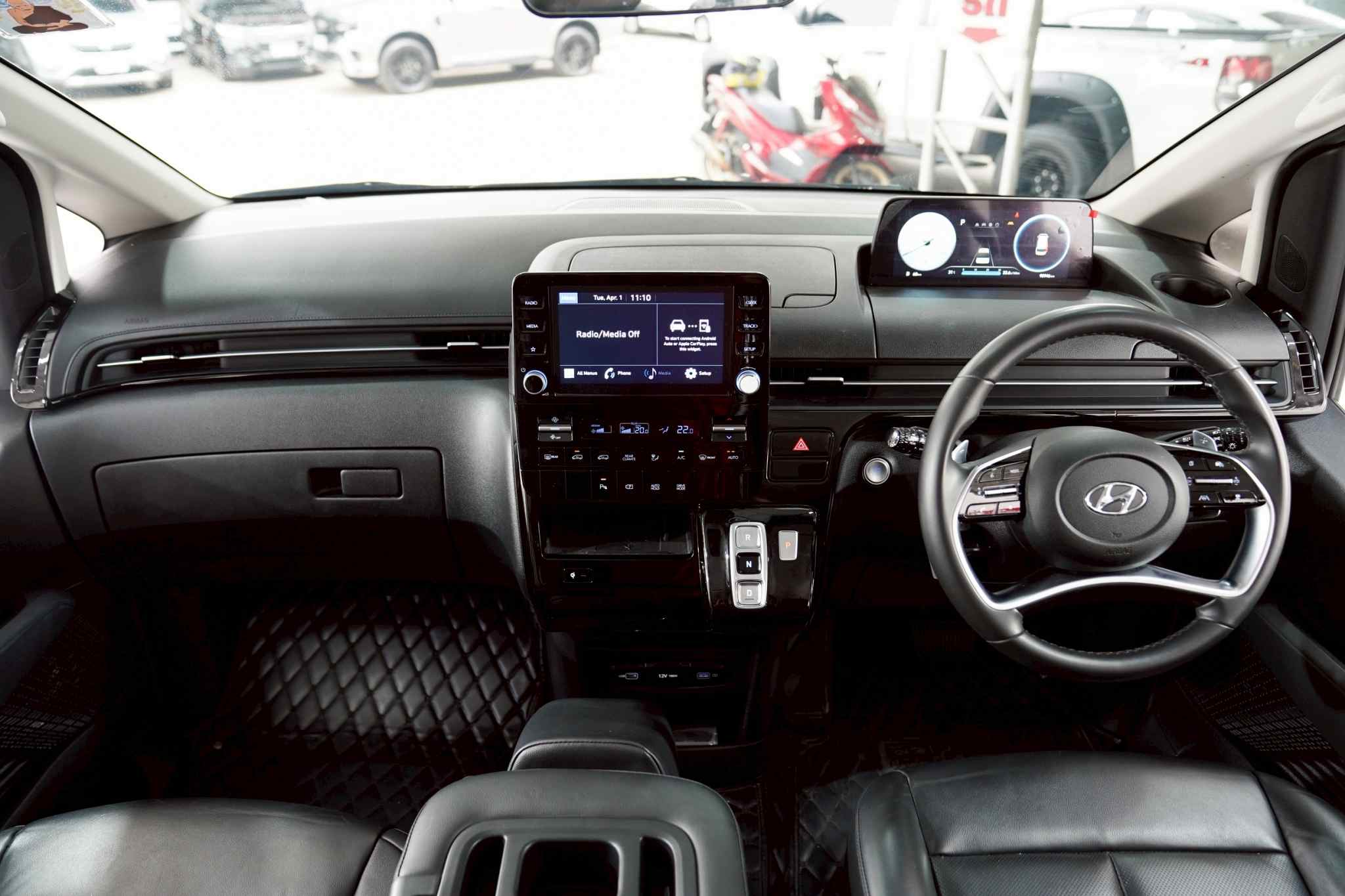 2022 HYUNDAI STARIA 2.2 SEL 8AT