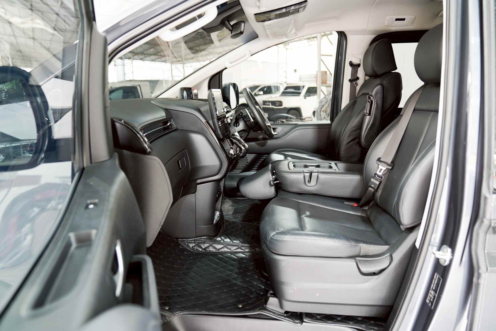 2022 HYUNDAI STARIA 2.2 SEL 8AT