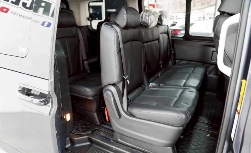 2022 HYUNDAI STARIA 2.2 SEL 8AT