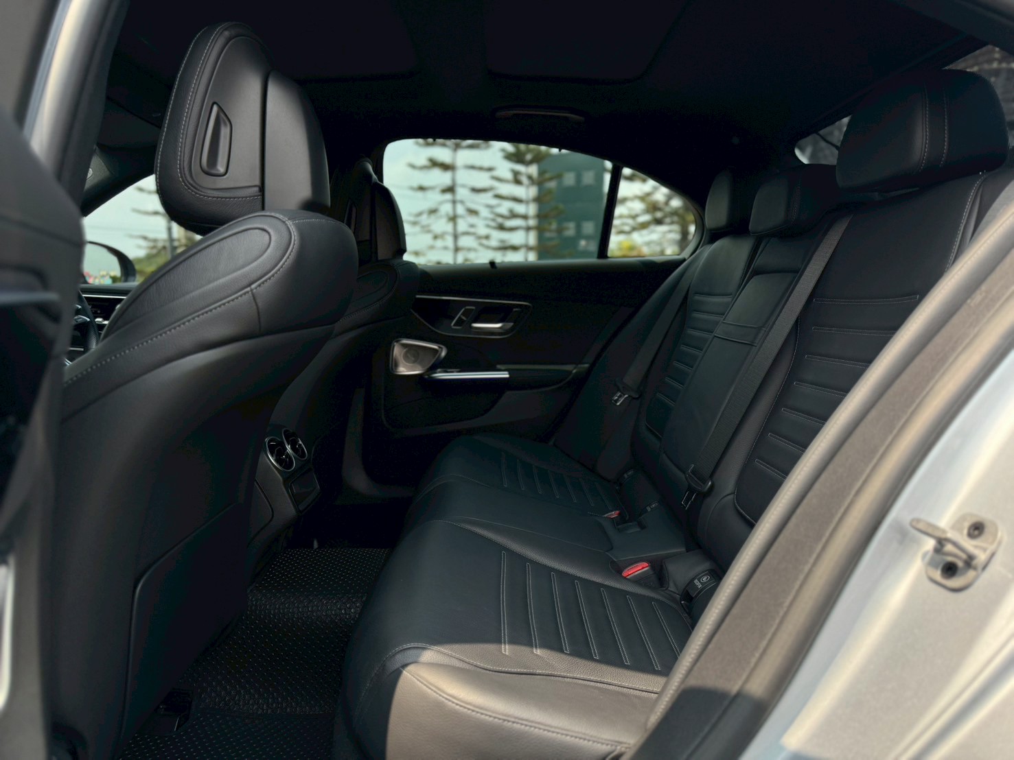 2023 Mercedes Benz C350e AMG Dymanic w206