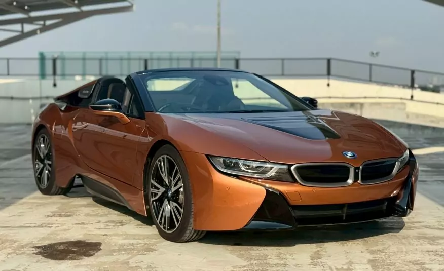 2021 BMW i8 Roadster