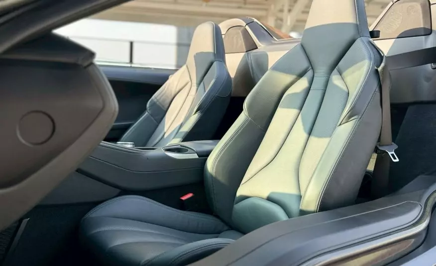 2021 BMW i8 Roadster