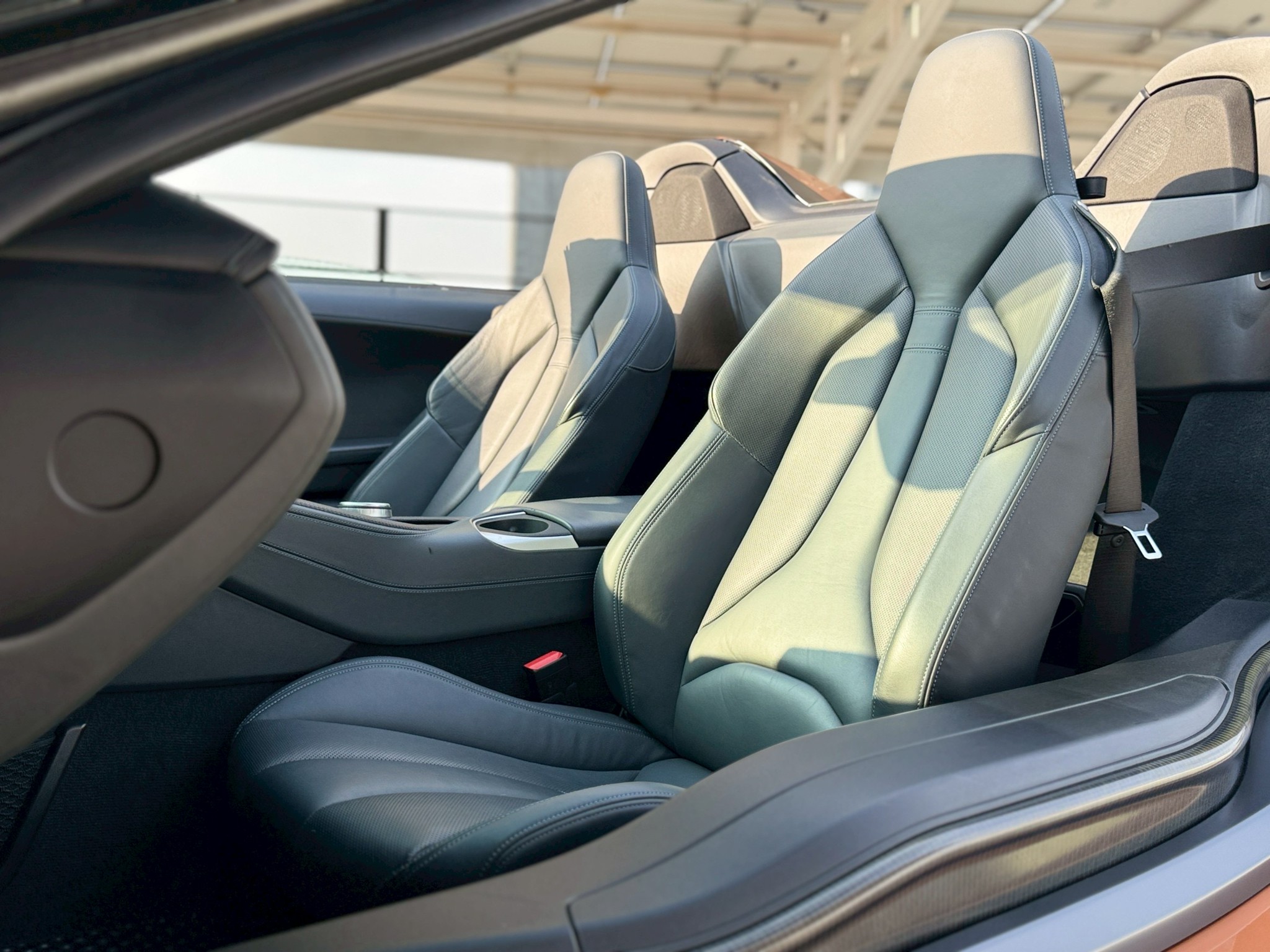 2021 BMW i8 Roadster