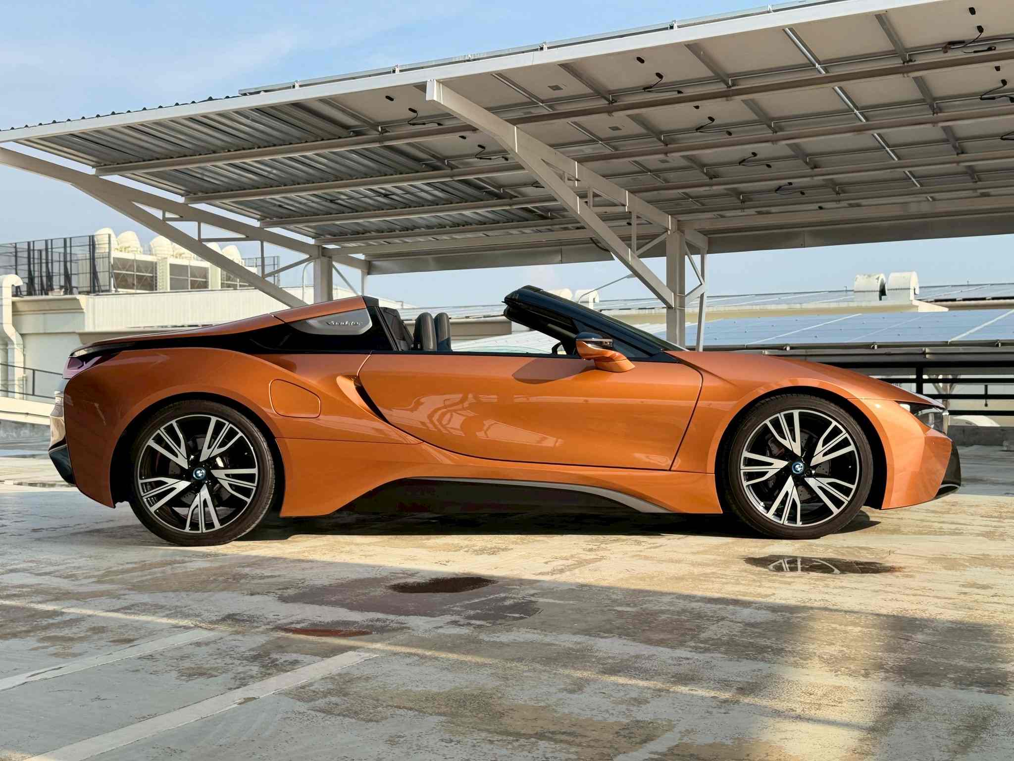 2021 BMW i8 Roadster