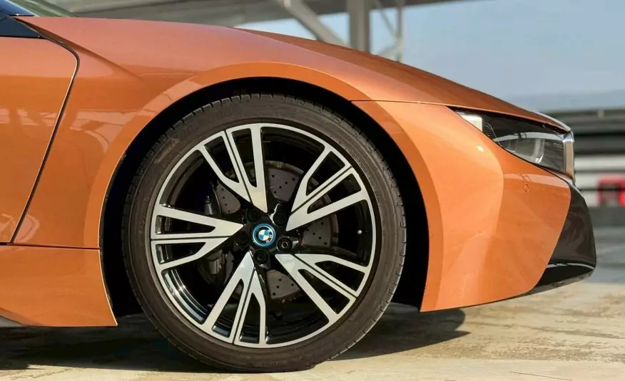 2021 BMW i8 Roadster