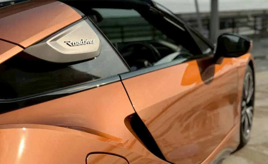 2021 BMW i8 Roadster