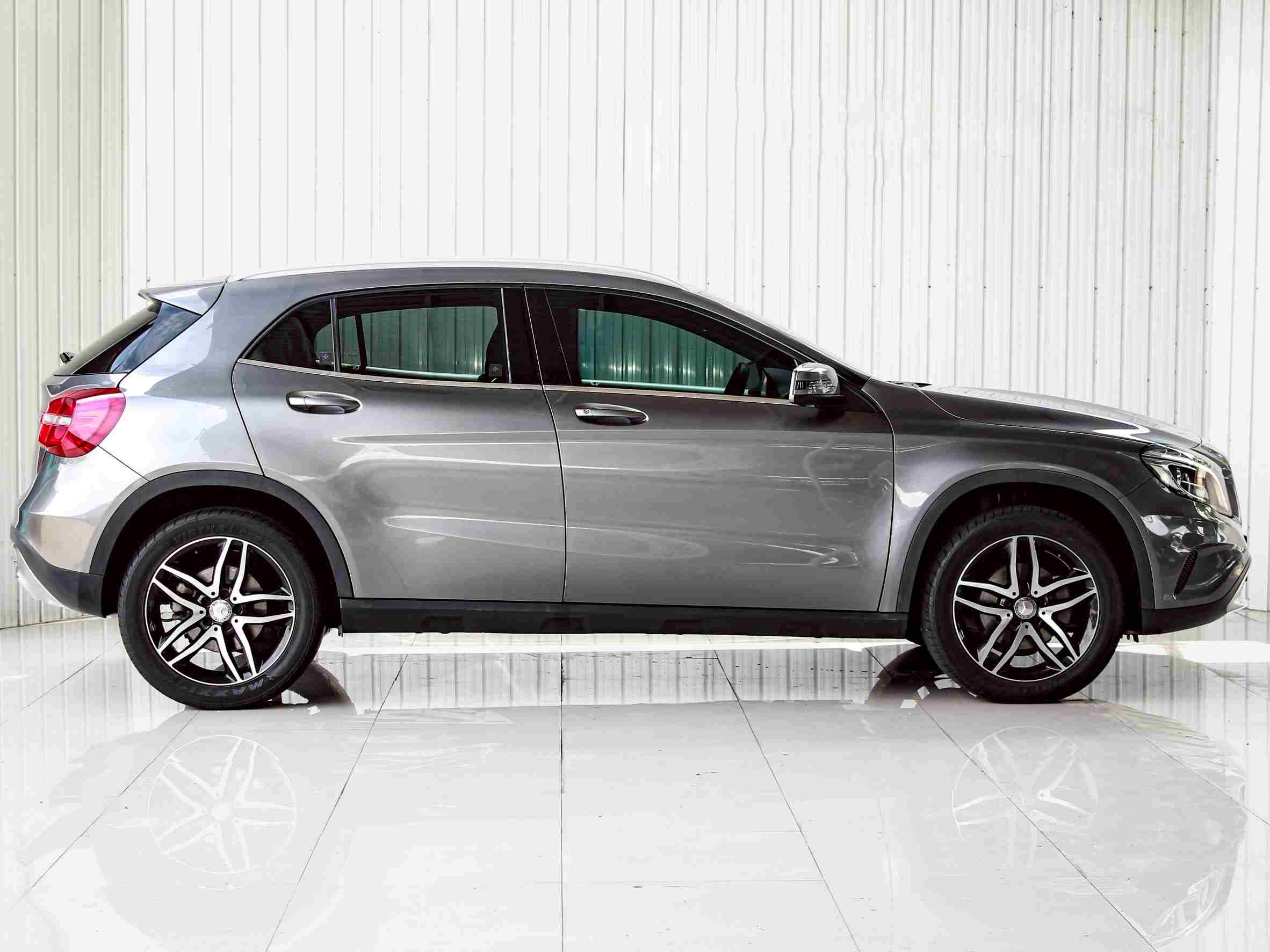 2017 BENZ GLA-CLASS 200