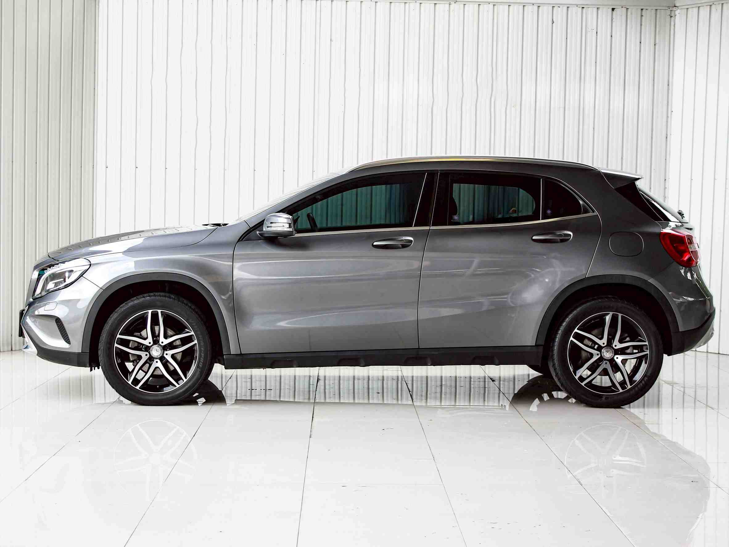 2017 BENZ GLA-CLASS 200