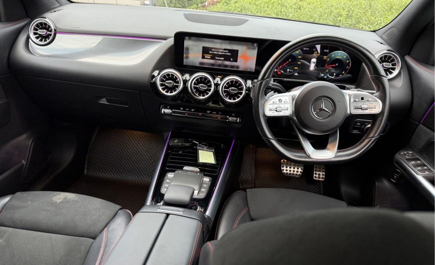 2021 Mercedes-Benz GLA200 AMG