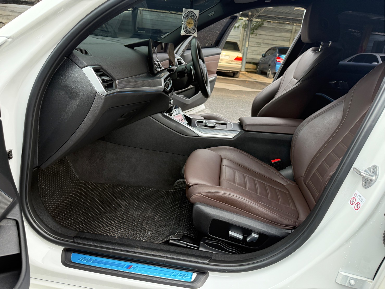 2024 BMW 330e M Sport G20