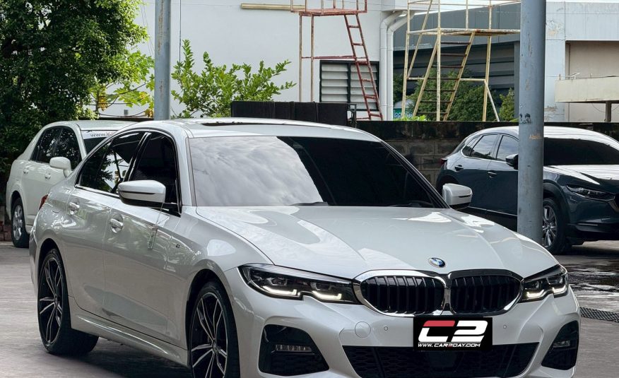 2019 BMW 330e M sport