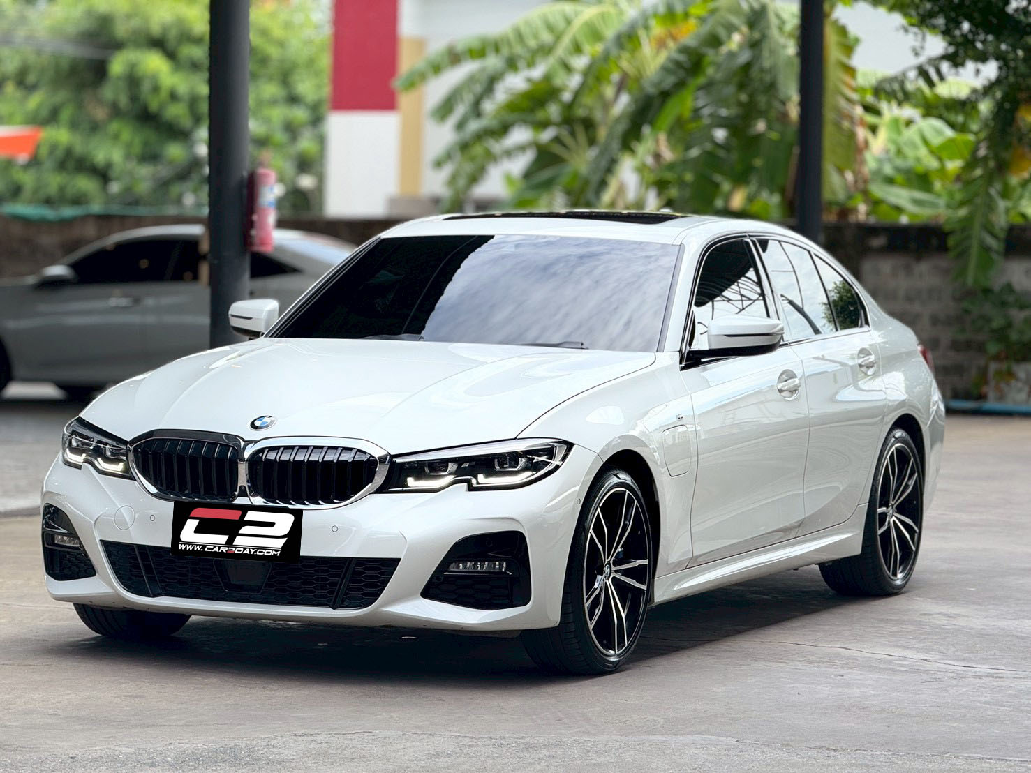 2019 BMW 330e M sport