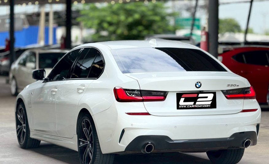 2019 BMW 330e M sport