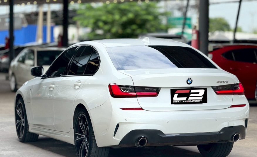 2019 BMW 330e M sport