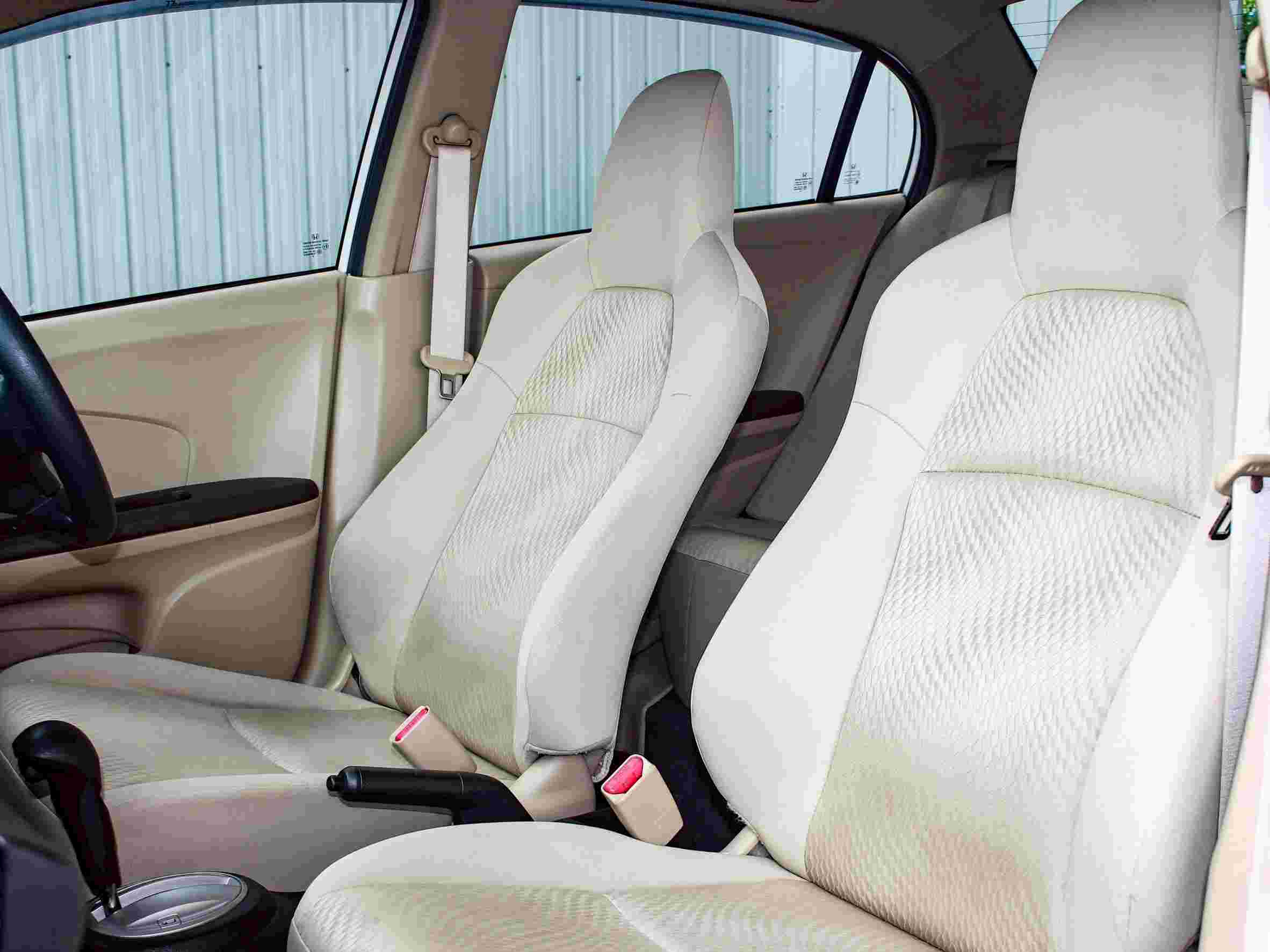 2013 HONDA BRIO AMAZE 1.2 V