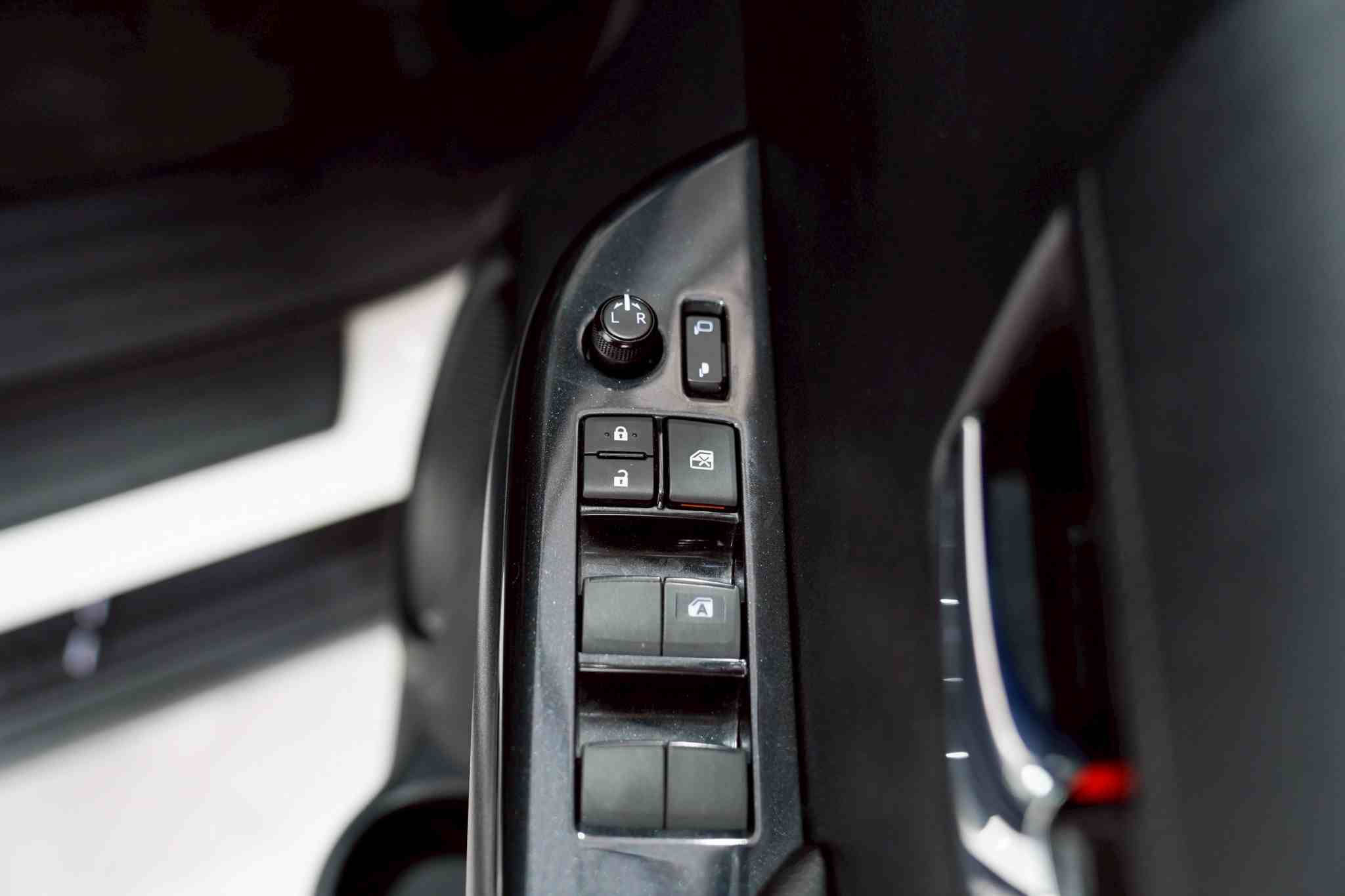 2022 TOYOTA HILUX REVO 2.4 MID PRERUNNER 4ประตู AT