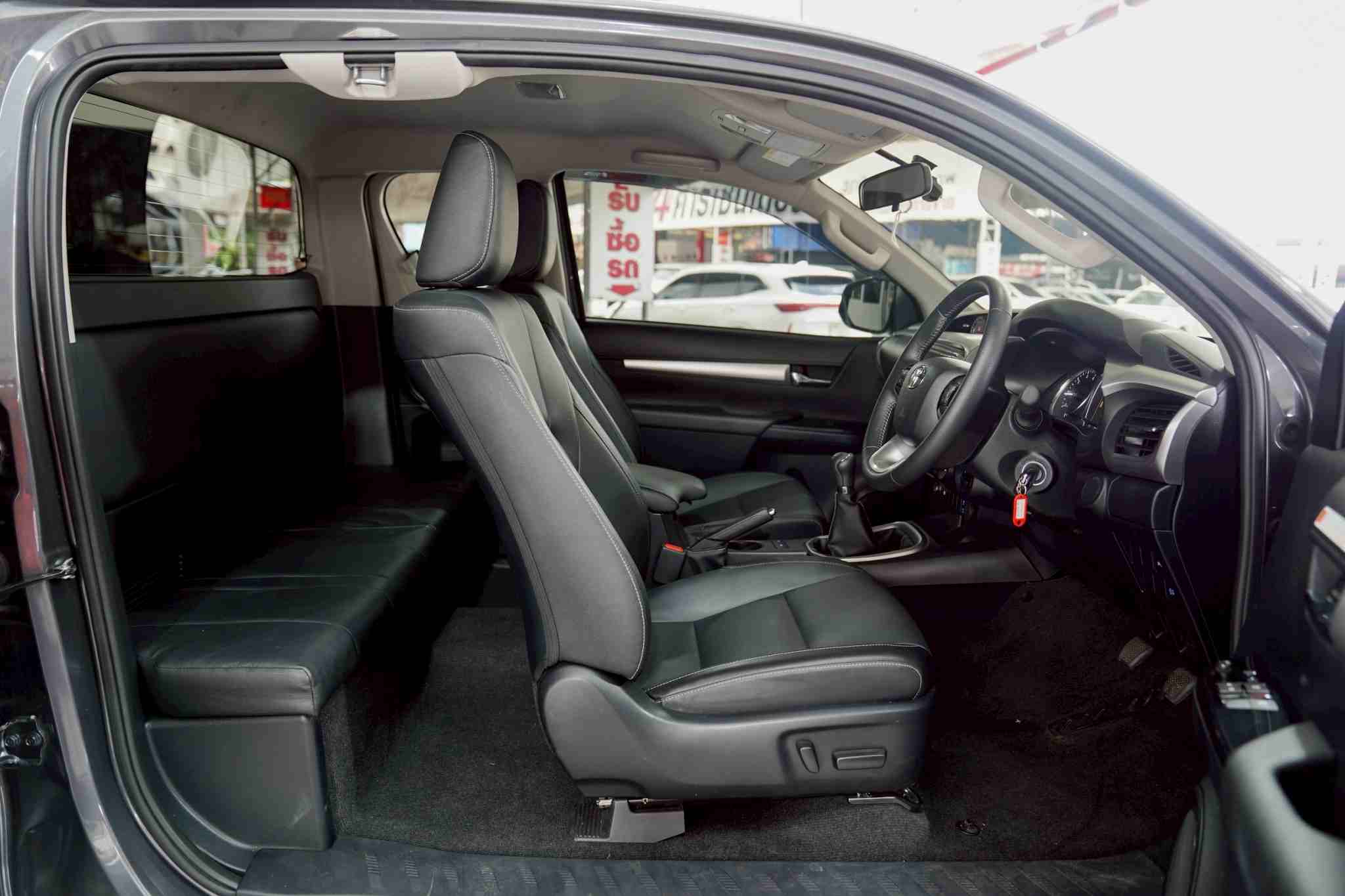 2024 TOYOTA HILUX REVO SMART CAB 2.4 MID PRERUNNER 4WD MT