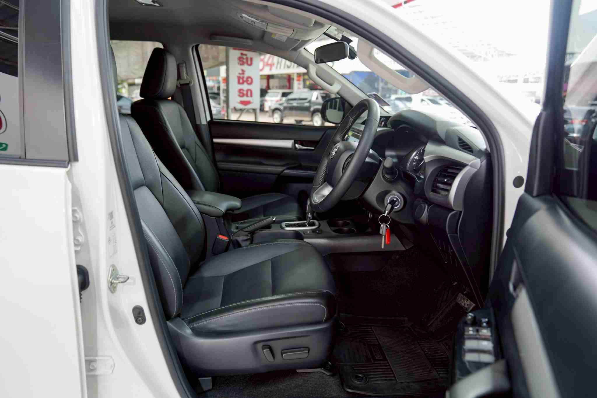 2022 TOYOTA HILUX REVO 2.4 MID PRERUNNER 4ประตู AT