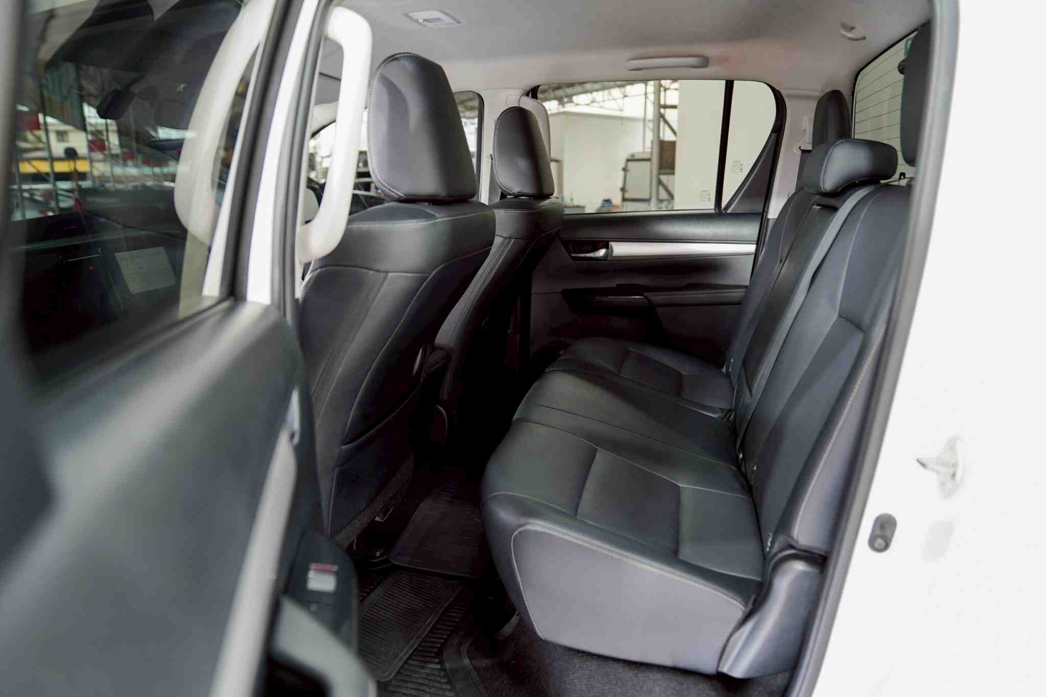 2022 TOYOTA HILUX REVO 2.4 MID PRERUNNER 4ประตู AT