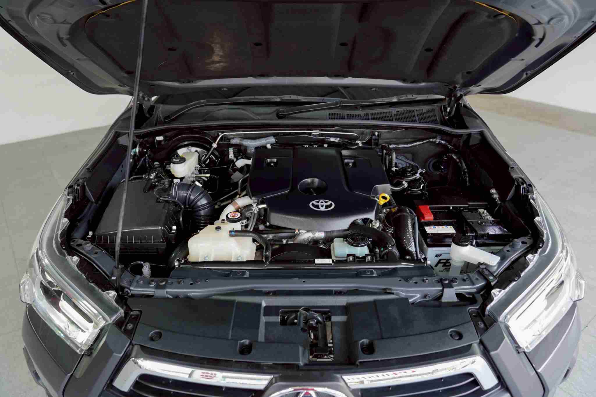 2024 TOYOTA HILUX REVO SMART CAB 2.4 MID PRERUNNER 4WD MT