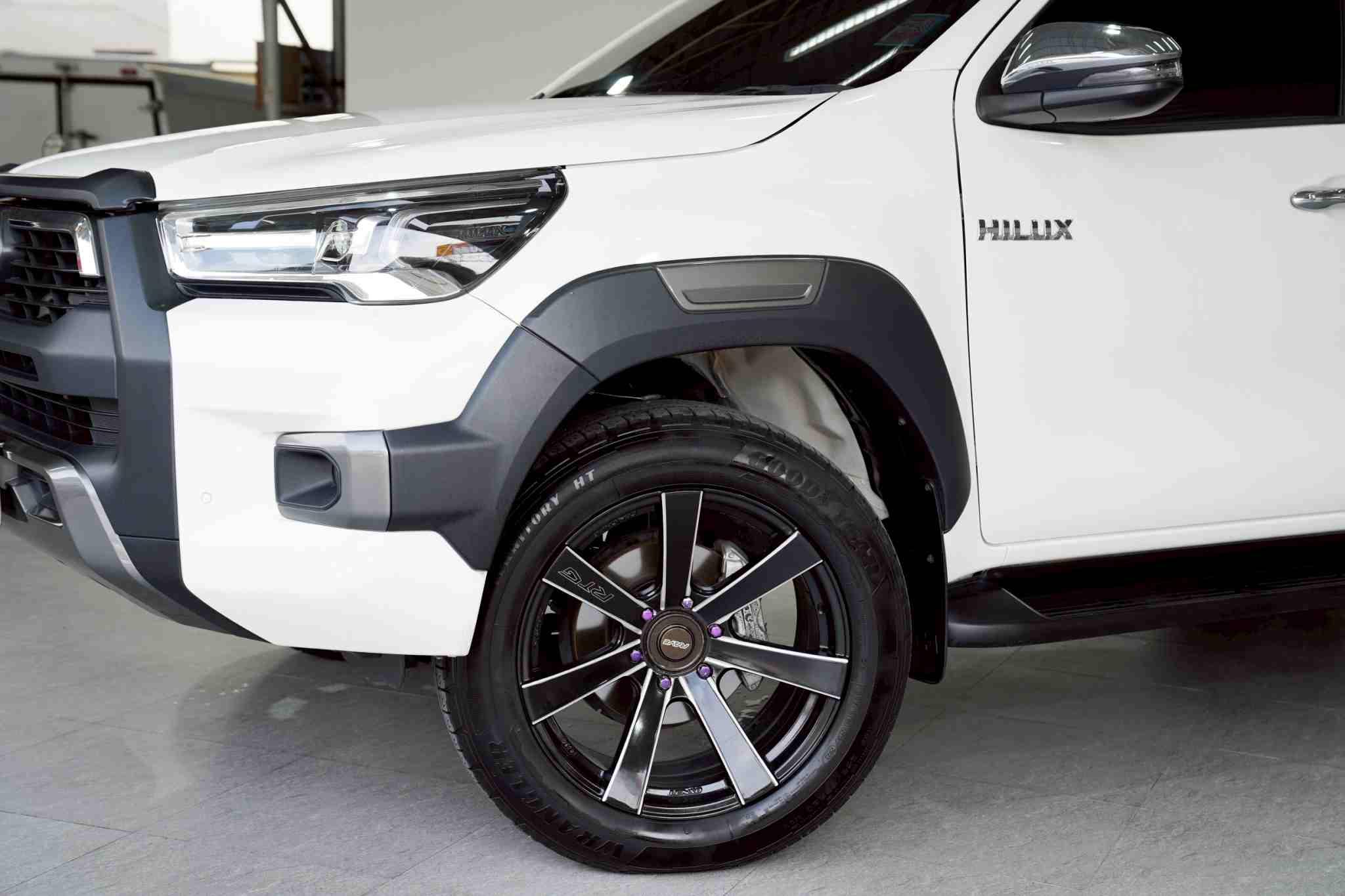 2022 TOYOTA HILUX REVO 2.4 MID PRERUNNER 4ประตู AT