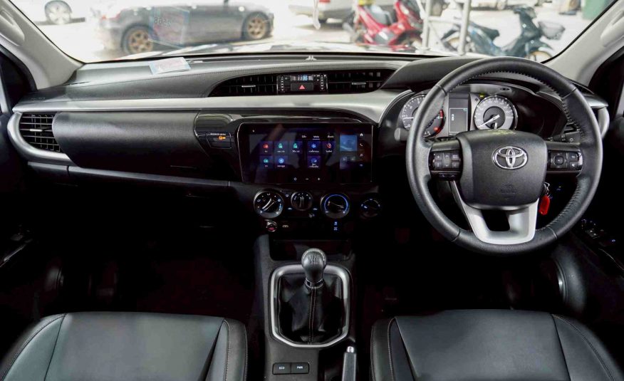 2024 TOYOTA HILUX REVO SMART CAB 2.4 MID PRERUNNER 4WD MT
