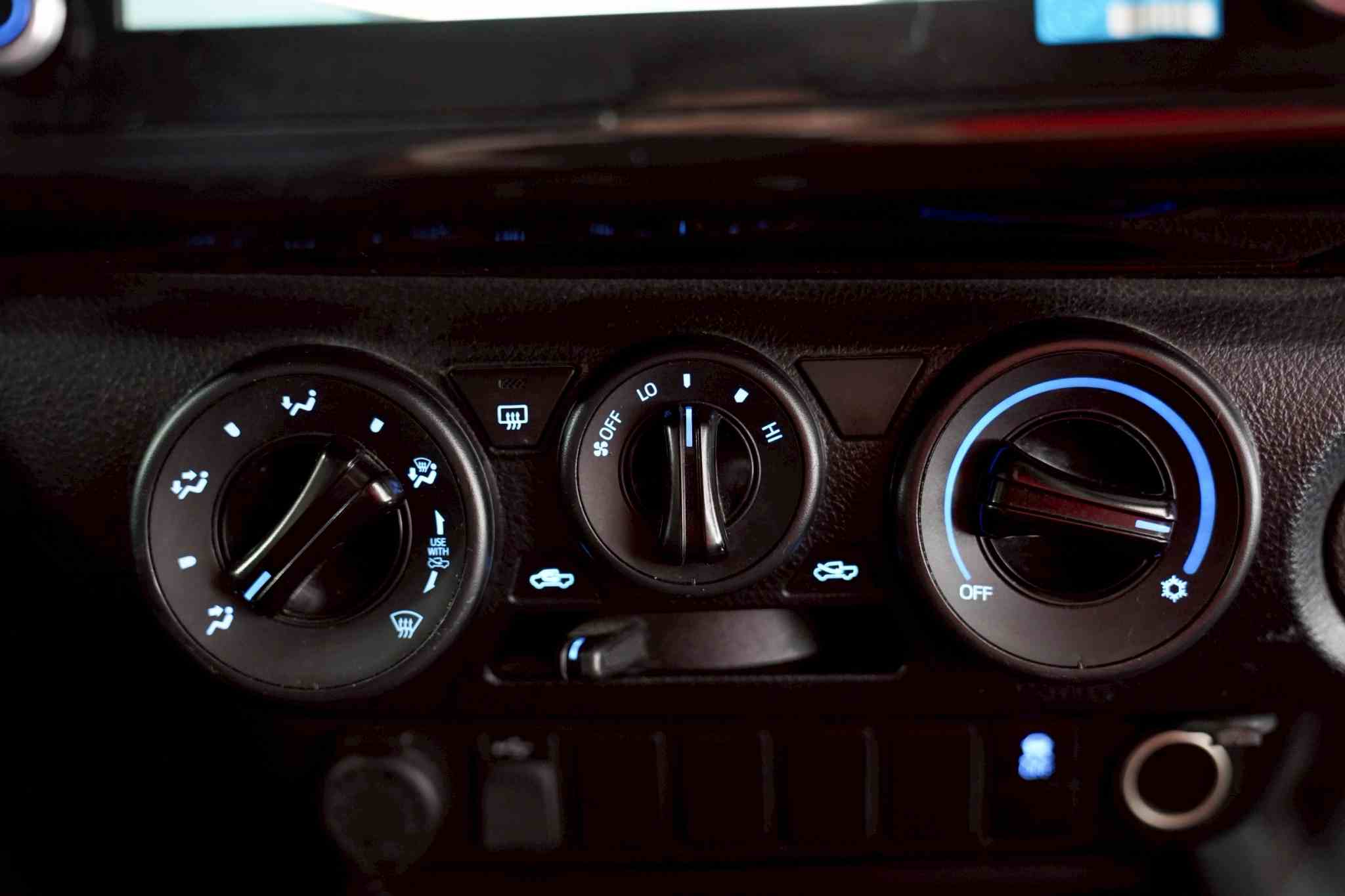 2022 TOYOTA HILUX REVO 2.4 MID PRERUNNER 4ประตู AT