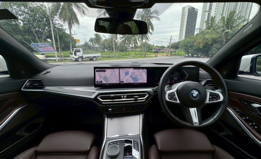 2022 BMW 330e M Sport LCI