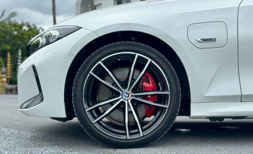 2022 BMW 330e M Sport LCI