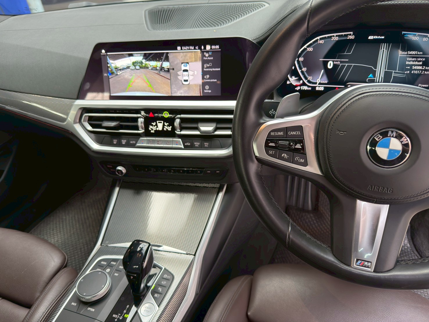 2019 BMW 330e M sport