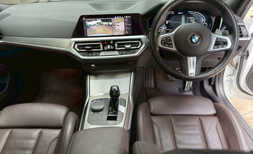 2019 BMW 330e M sport