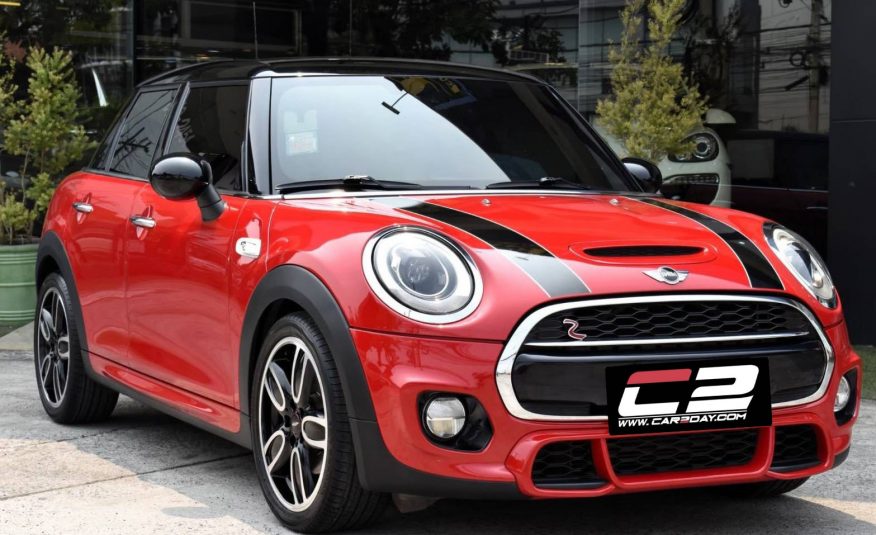 2015 Mini Cooper S 5-Turer JCW Look