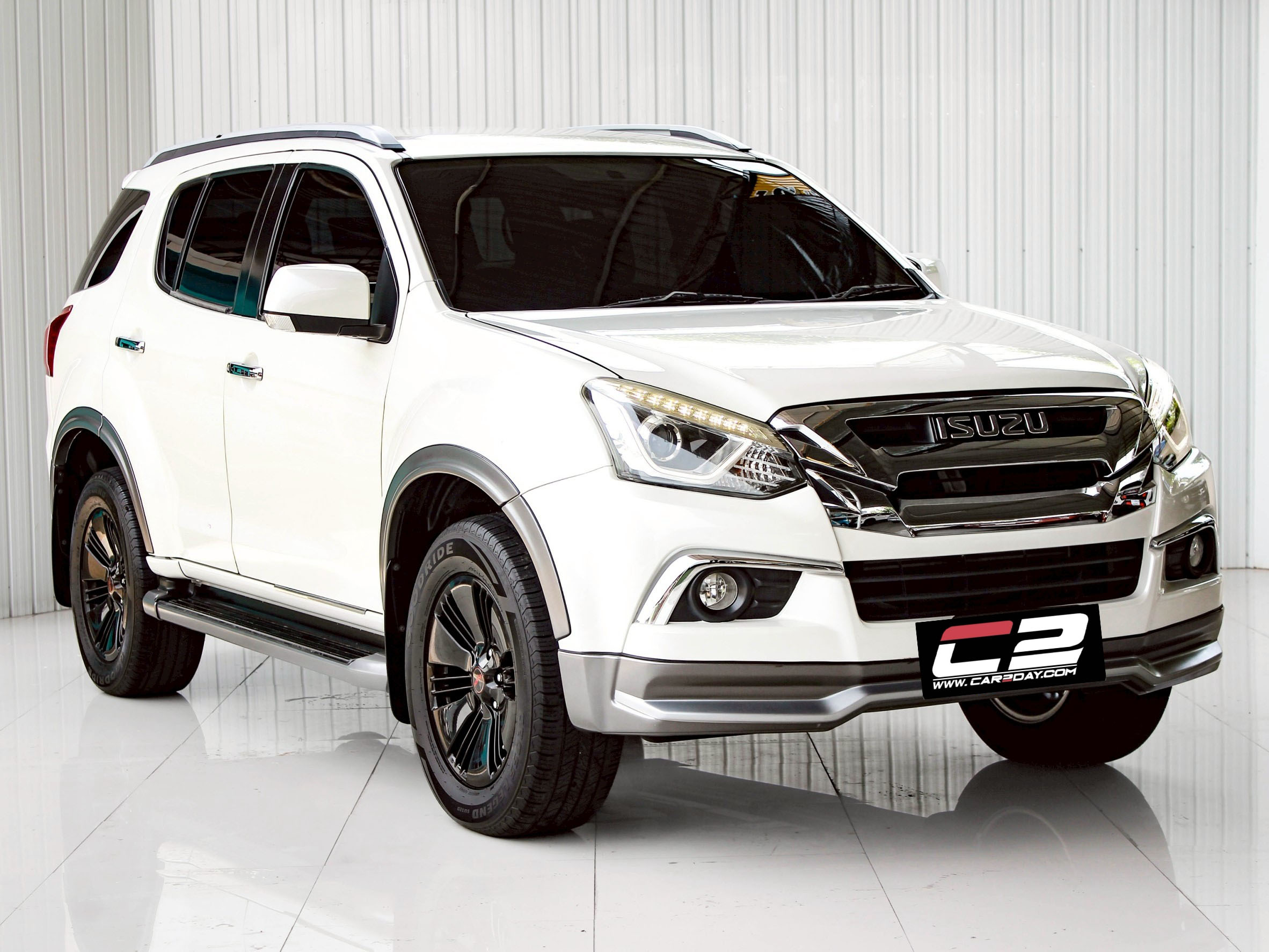 2019 ISUZU MUX 1.9 (DVD Navi