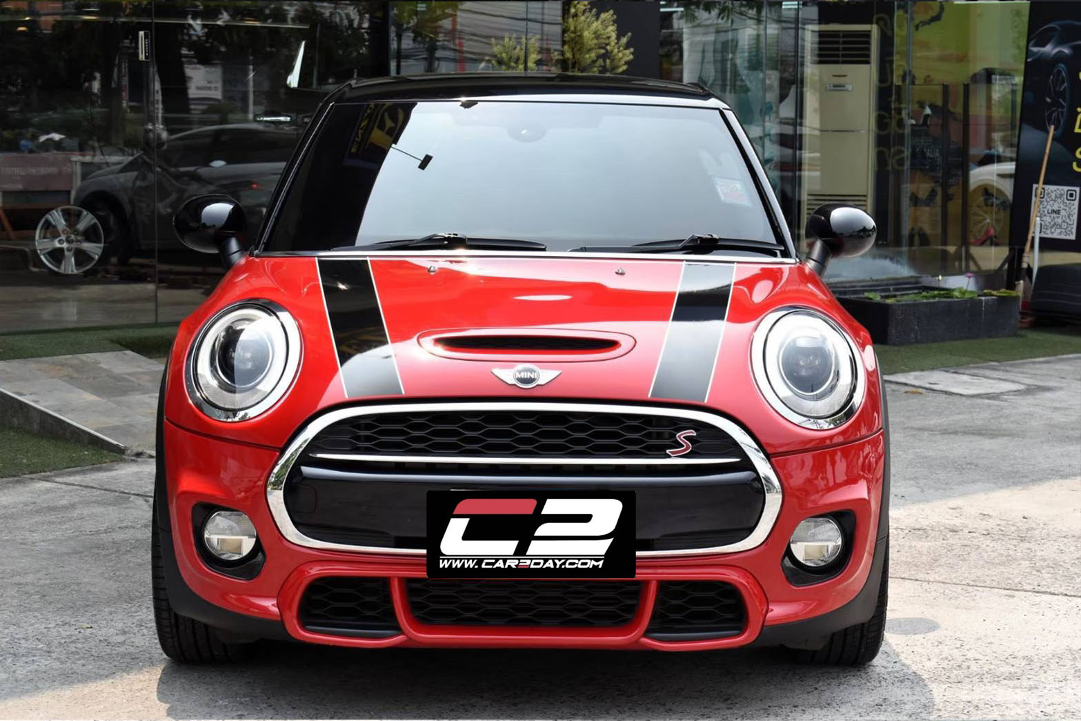 2015 Mini Cooper S 5-Turer JCW Look