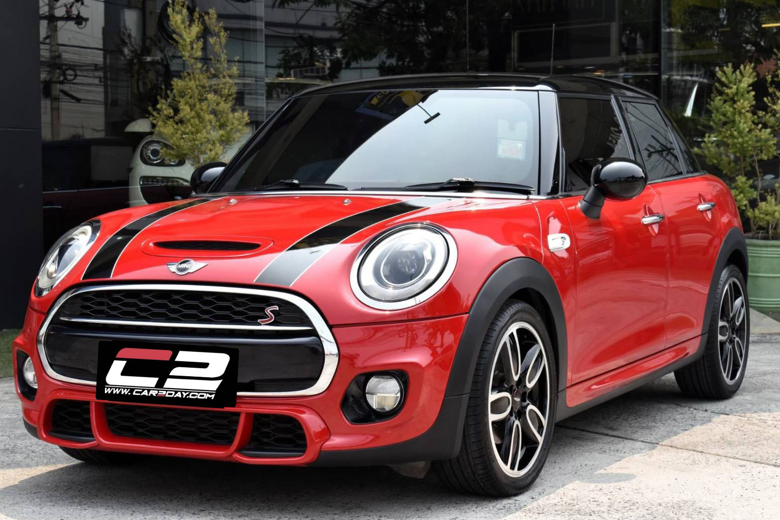 2015 Mini Cooper S 5-Turer JCW Look