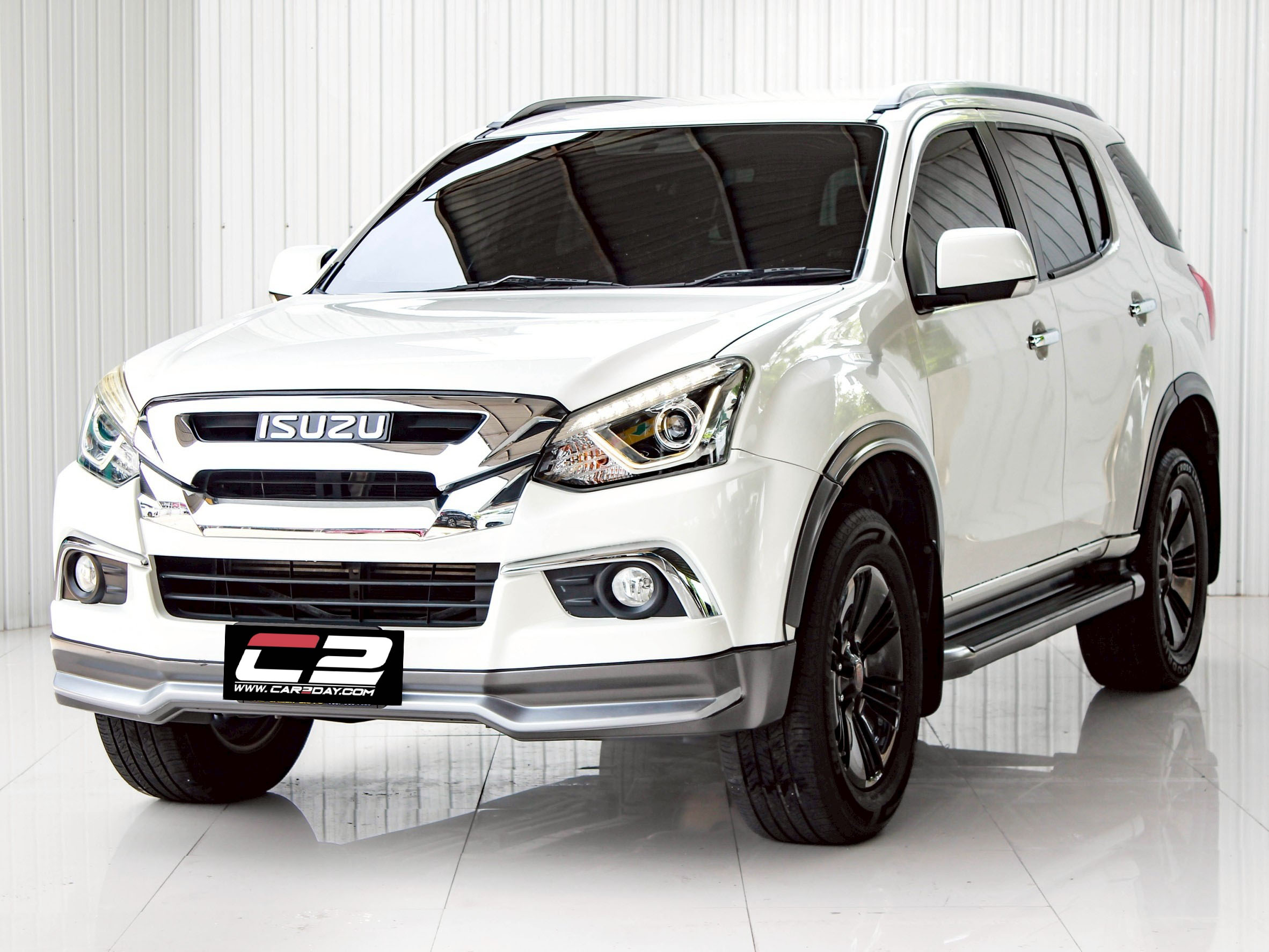 2019 ISUZU MUX 1.9 (DVD Navi