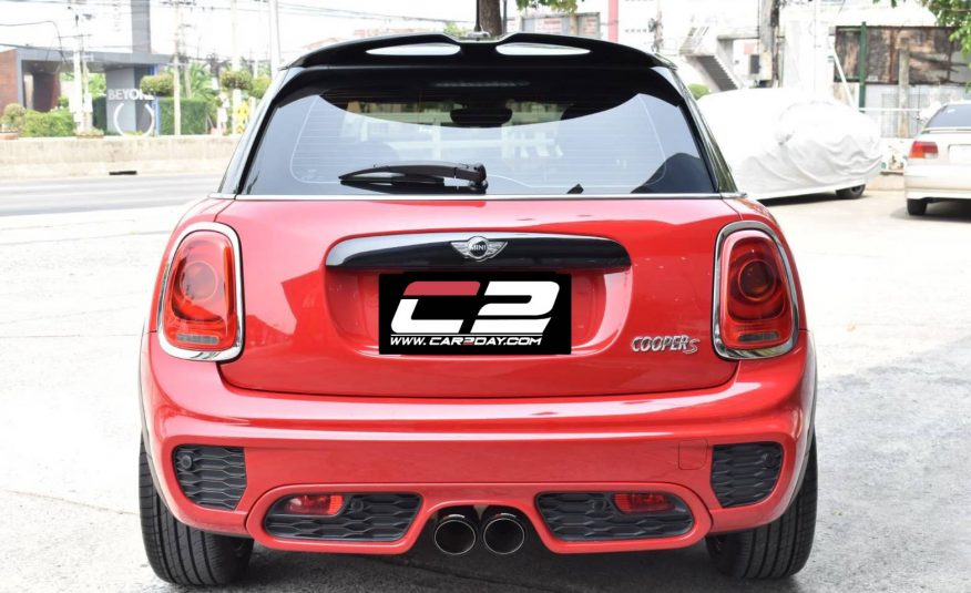 2015 Mini Cooper S 5-Turer JCW Look