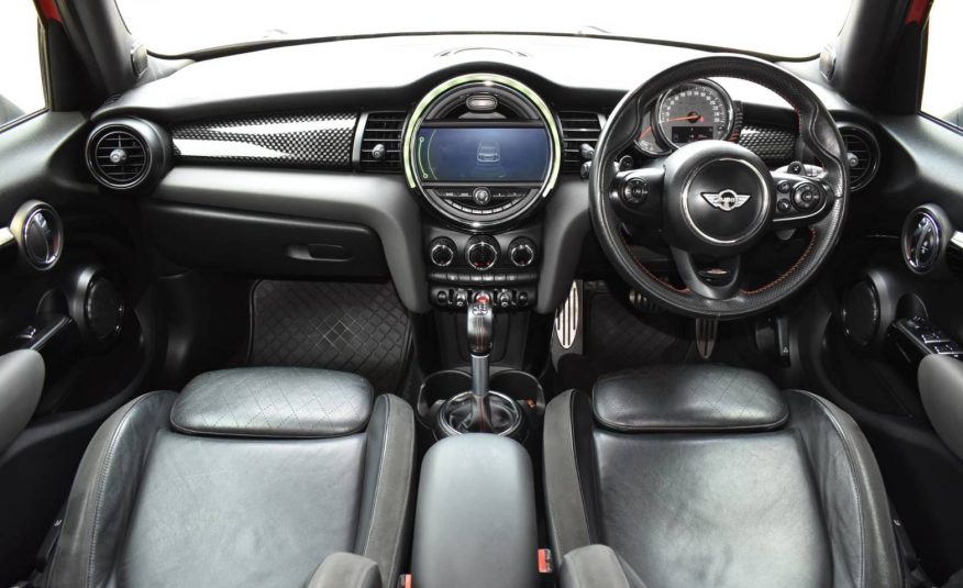 2015 Mini Cooper S 5-Turer JCW Look