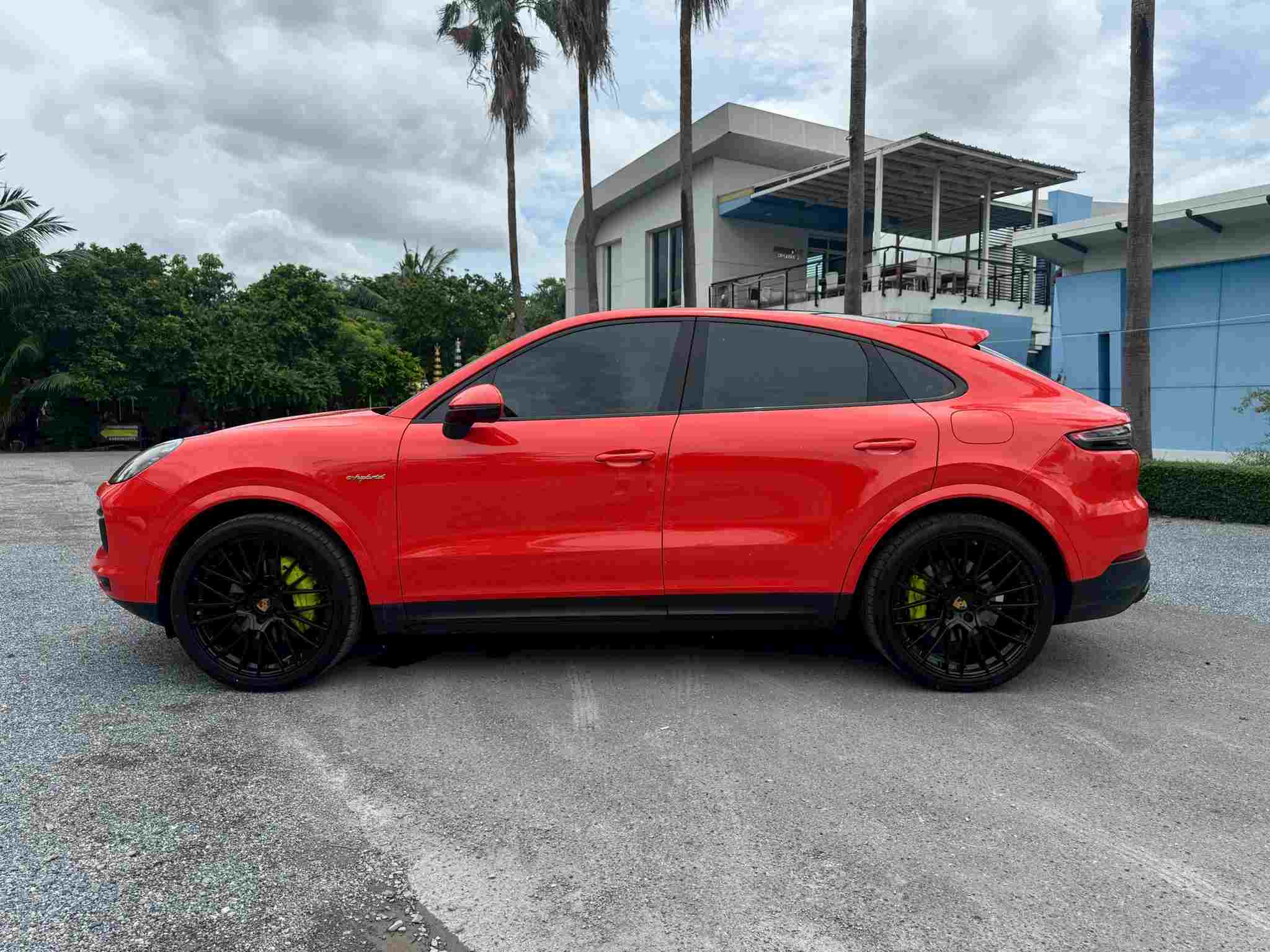 2019 Porsche Cayenne e-hybrid Coupe