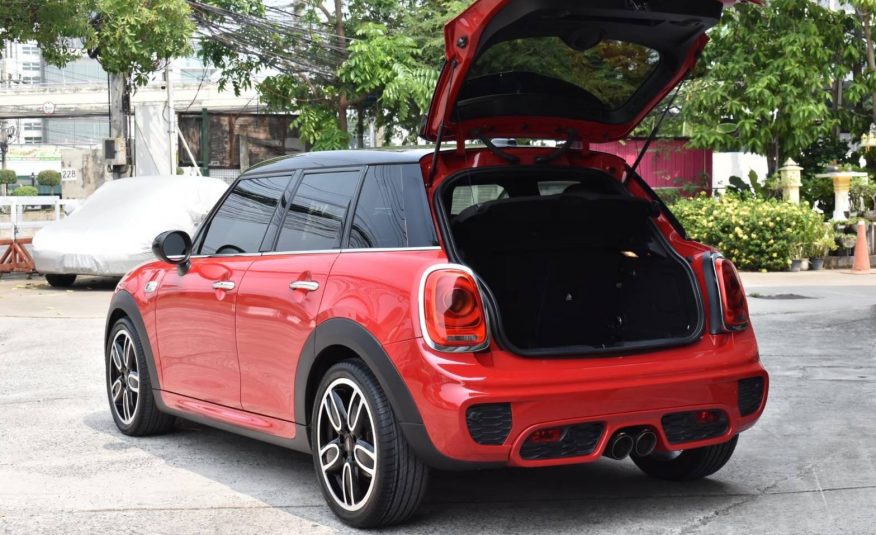 2015 Mini Cooper S 5-Turer JCW Look