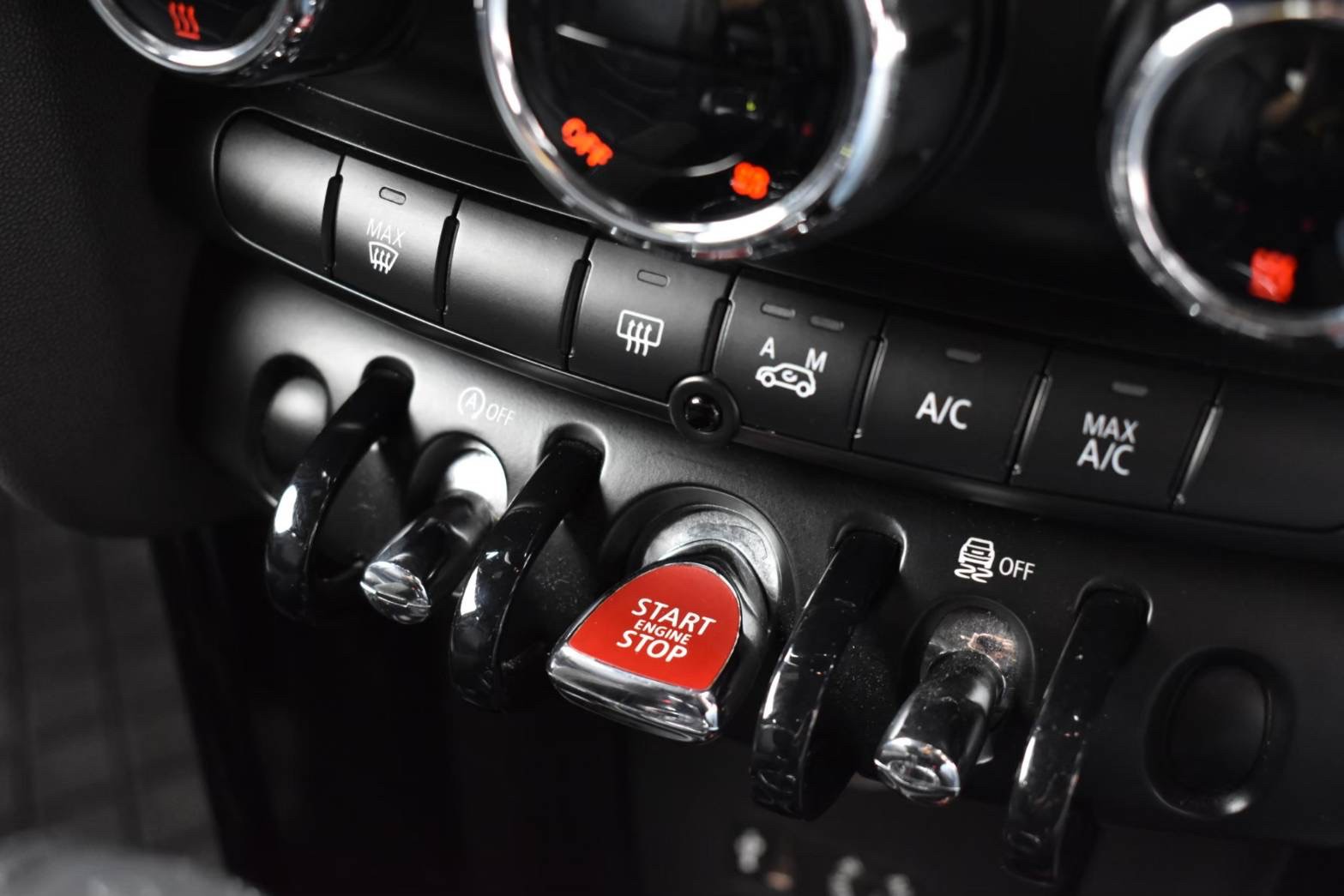 2015 Mini Cooper S 5-Turer JCW Look