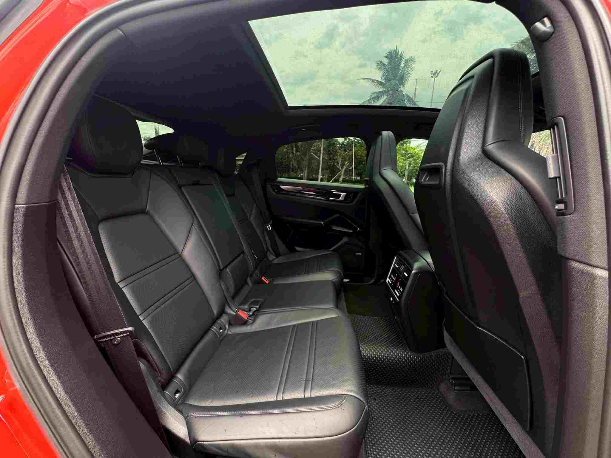 2019 Porsche Cayenne e-hybrid Coupe