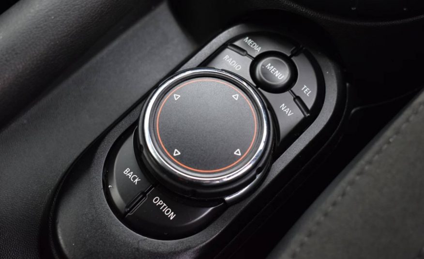 2015 Mini Cooper S 5-Turer JCW Look