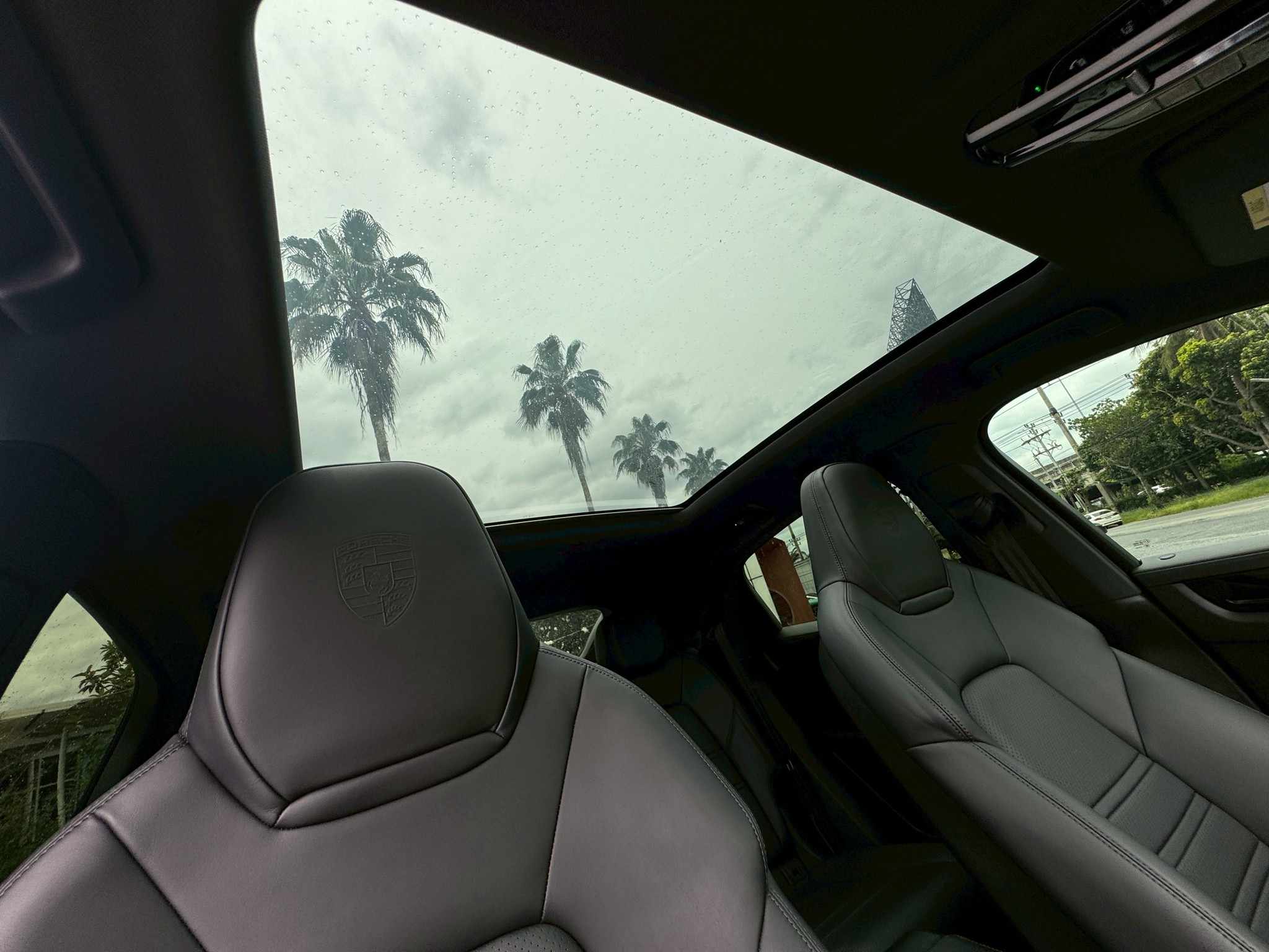 2019 Porsche Cayenne e-hybrid Coupe