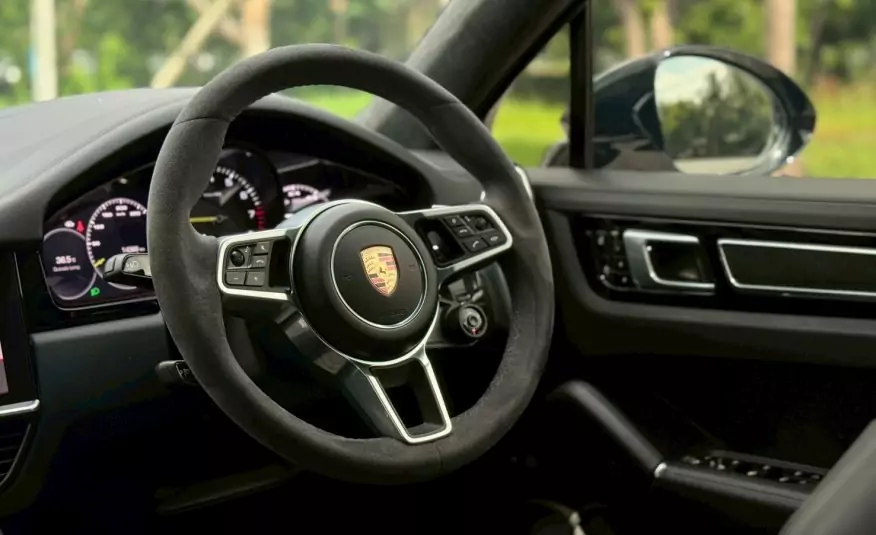 2020 Porsche Cayenne e-hybrid Lightweight Coupe
