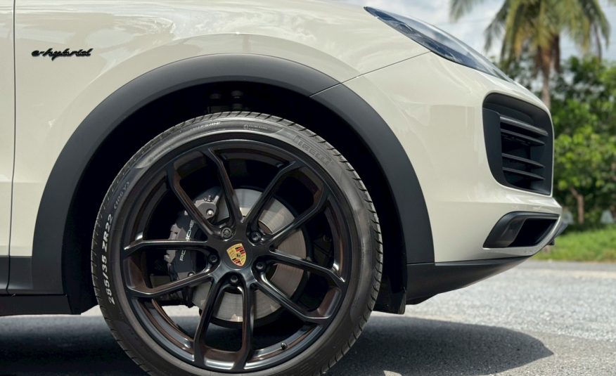 2020 Porsche Cayenne e-hybrid Lightweight Coupe